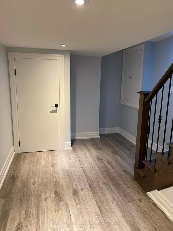 Whitchurch-stouffville, ON L4A 4Y1,108 Manitoba ST