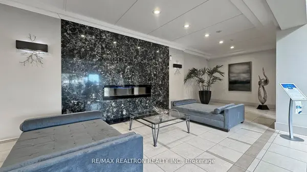 Vaughan, ON L4J 9G1,60 Disera DR #309