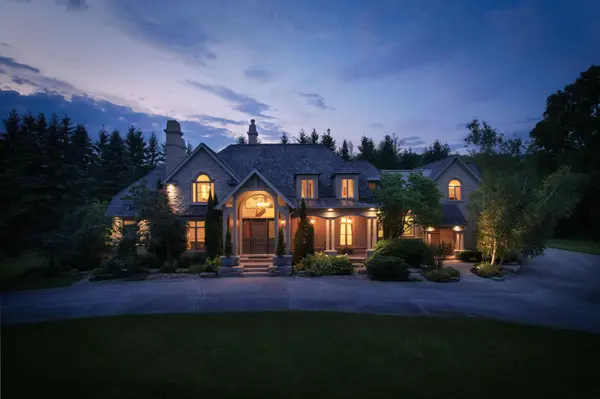 6 Midves CT, Springwater, ON L9X 0P3