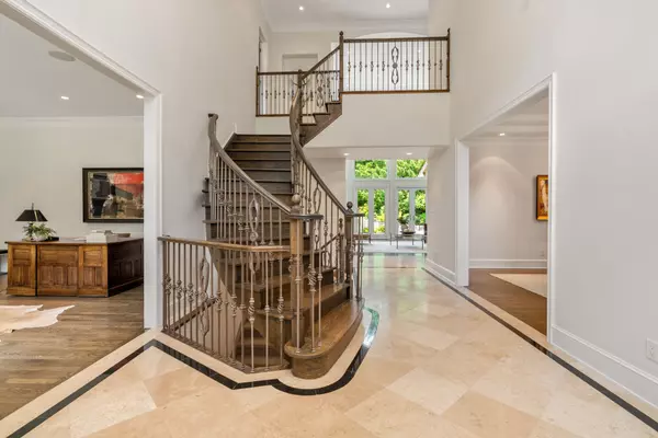 Springwater, ON L9X 0P3,6 Midves CT