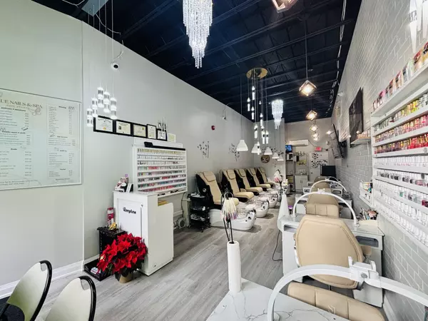 Mississauga, ON L5H 1H3,356A Lakeshore RD W