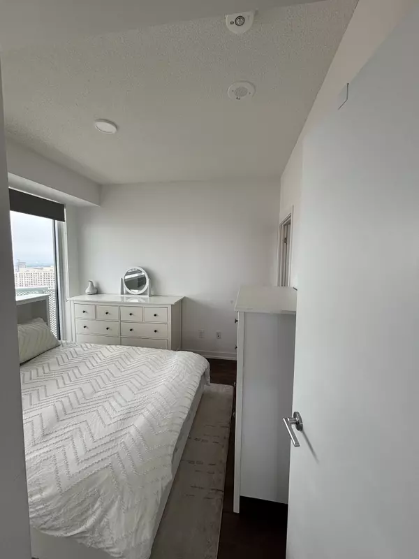 Mississauga, ON L5B 0L4,4065 Confederation Pkwy #3704