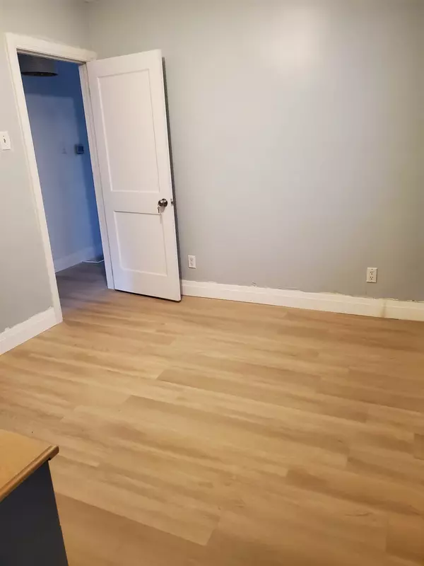 Toronto W03, ON M6N 2S2,27 Lambton AVE