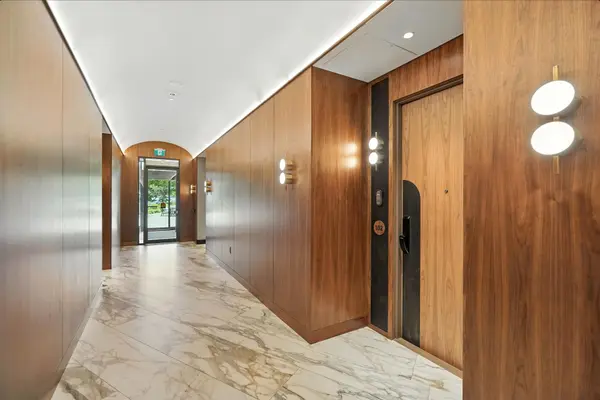 Mississauga, ON L5A 4P3,55 Port ST E #102