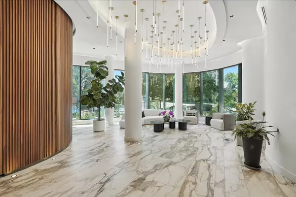 Mississauga, ON L5A 4P3,55 Port ST E #102