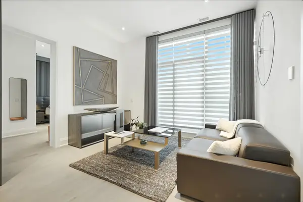 Mississauga, ON L5A 4P3,55 Port ST E #102