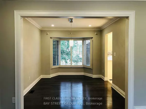 Burlington, ON L7T 2J9,892 Glenwood AVE