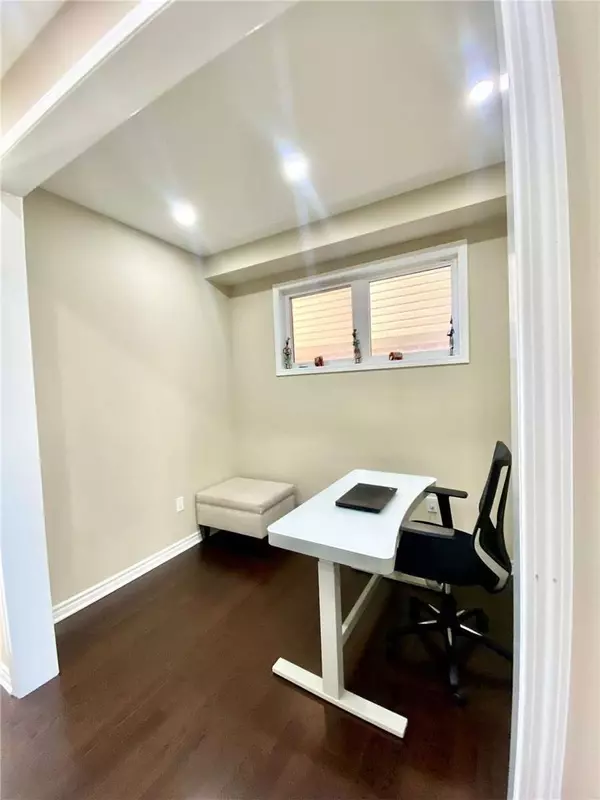 Cambridge, ON N3E 0C2,212 Ridge RD