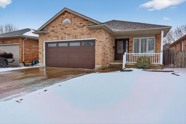 33 Juniper CRES, Strathroy-caradoc, ON N7G 4G4