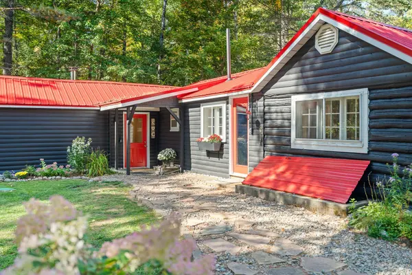 Huntsville, ON P1H 2J2,3921 Ravenscliffe RD