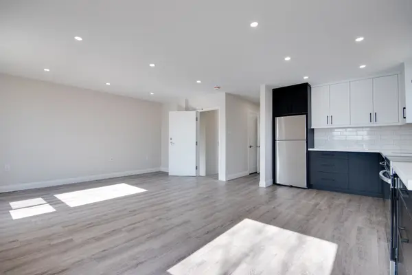 Port Colborne, ON L3K 5Z6,279 Barrick RD #UPPER 1