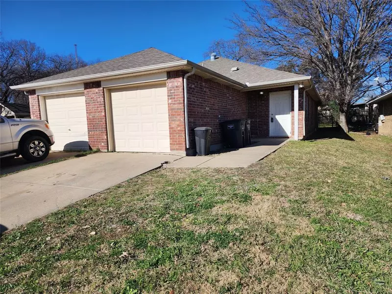 939 Baker Street, Fort Worth, TX 76104