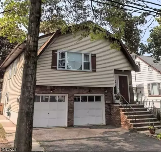 14 Orchard St, Clifton City, NJ 07013