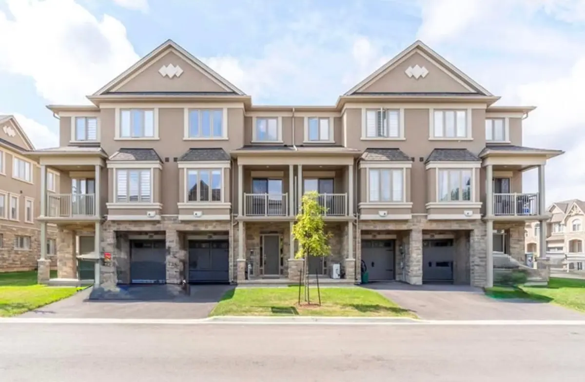 Oakville, ON L6M 1P3,2299 Natasha CIR
