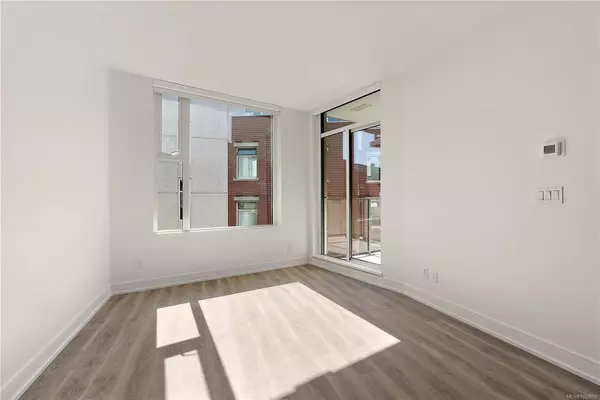 Victoria, BC V8W 3K3,1628 Store St #716