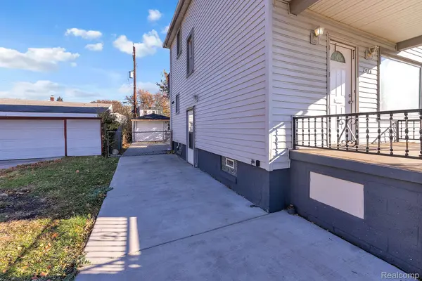 Lincoln Park, MI 48146,1566 University AVE