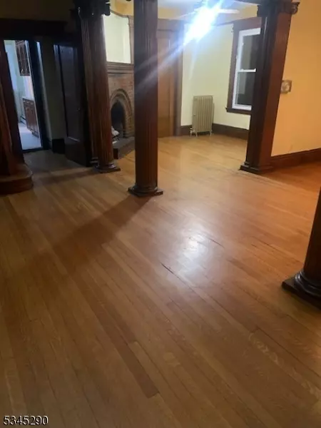 Elizabeth City, NJ 07202,428 Jersey Ave #1