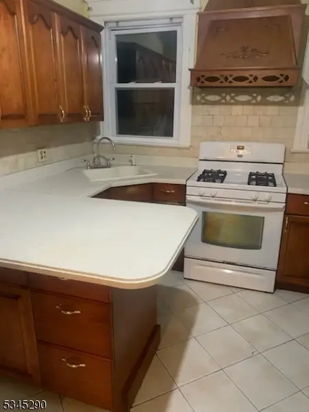 Elizabeth City, NJ 07202,428 Jersey Ave #1