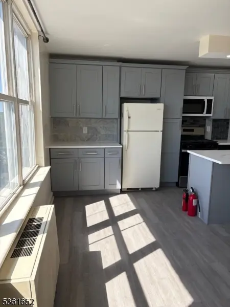 Elizabeth City, NJ 07208,704-712 North Broad St 8D