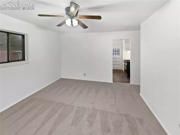 Colorado Springs, CO 80910,2127 Saranac DR