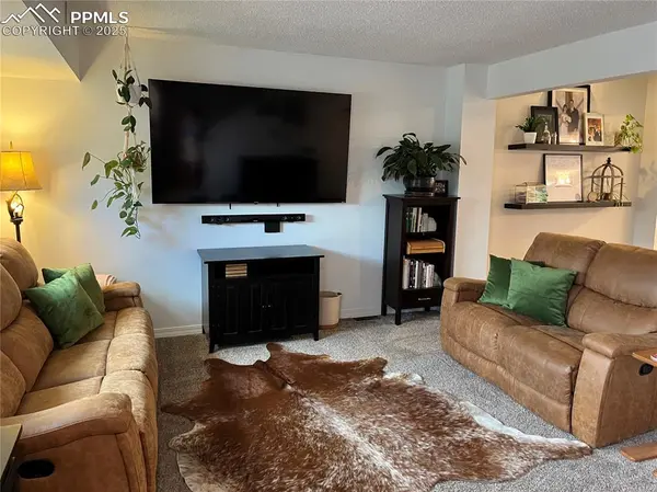 Colorado Springs, CO 80906,906 London Green WAY