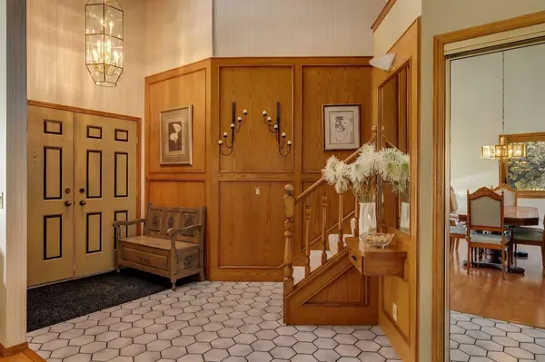 Calgary, AB T2Y 1W4,223 Shawnee Mews SW