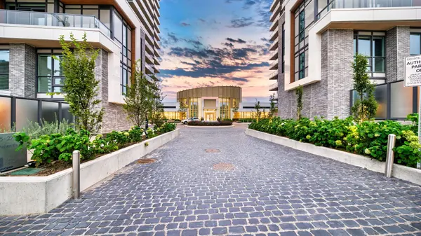 Toronto C15, ON M2K 0J2,27 McMahon DR #3306