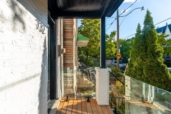 Toronto C01, ON M6J 1B1,732 Adelaide ST W