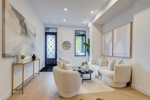 Toronto C01, ON M6J 1B1,732 Adelaide ST W