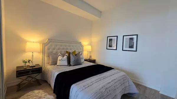 Toronto C03, ON M5P 0A6,2020 Bathurst ST #1909