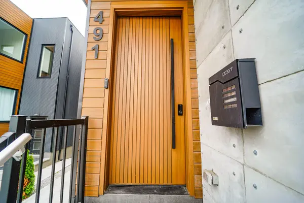 Oshawa, ON L1H 5B8,491 Drew ST