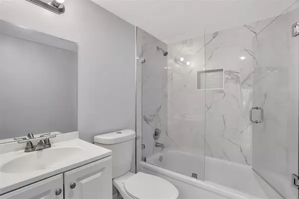 Lauderhill, FL 33319,Address not disclosed