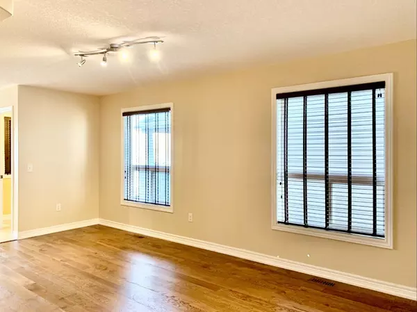 Orillia, ON L3V 0A5,36 Pearl DR