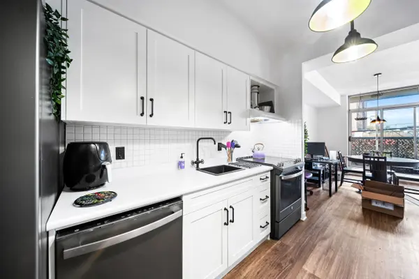 Toronto W02, ON M6H 4J8,1375 Dupont ST #210