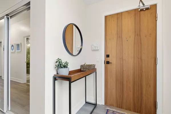 Mississauga, ON L5G 3E6,8 Ann ST #501