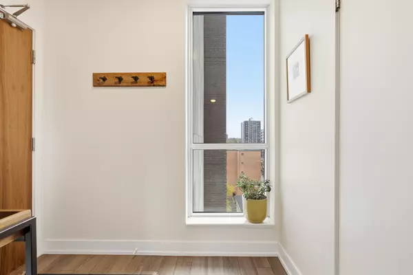 Mississauga, ON L5G 3E6,8 Ann ST #501