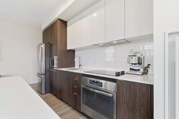 Mississauga, ON L5G 3E6,8 Ann ST #501