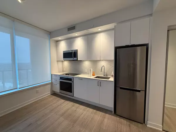 Toronto W01, ON M6S 0B1,1926 Lake Shore BLVD W #3712