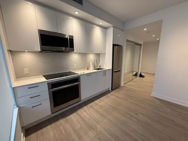 Toronto W01, ON M6S 0B1,1926 Lake Shore BLVD W #3712