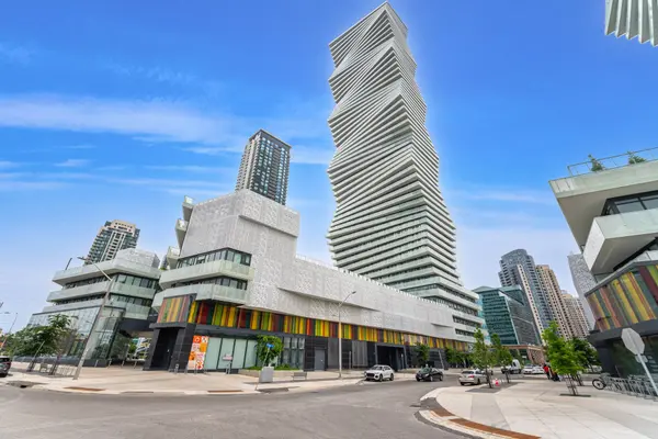 Mississauga, ON L5B 0M3,3900 Confederation Pkwy #3006