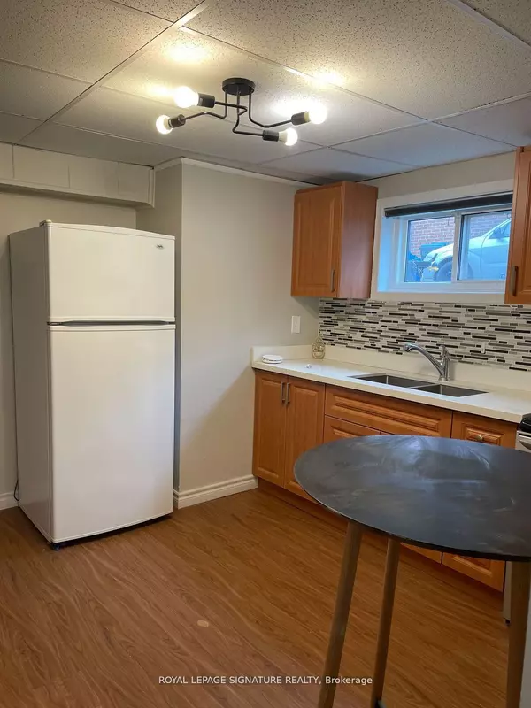 Mississauga, ON L5E 1Z1,1566 Northmount AVE #Lower