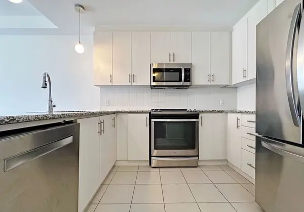 Oakville, ON L6M 1P3,2299 Natasha CIR