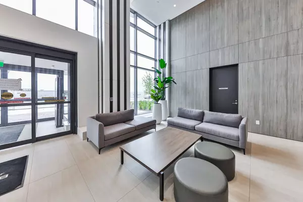 Mississauga, ON L5H 0A9,220 Missinnihe WAY S #114