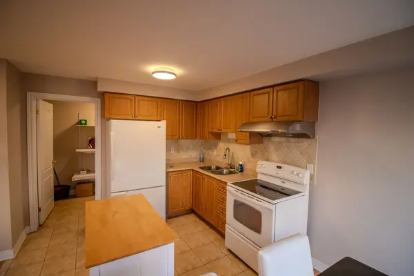 Brampton, ON L7A 3T4,2 Sir Jacobs CRES #MAIN