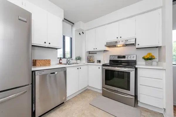 Britannia Heights - Queensway Terrace N And Area, ON K2B 8M5,2871 Richmond RD #603