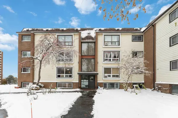 898 Elmsmere RD #8, Beacon Hill North - South And Area, ON K1J 7T6