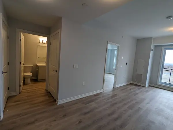 Manor Park - Cardinal Glen And Area, ON K1K 5C2,1350 HEMLOCK RD #417