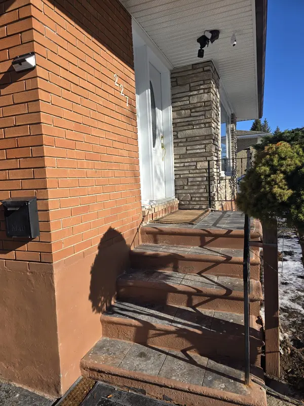 Cambridge, ON N3C 1M4,227 Winston BLVD