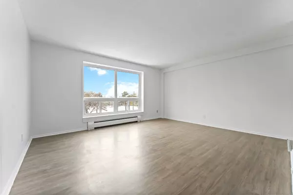 Beacon Hill North - South And Area, ON K1J 7T6,898 Elmsmere RD #8