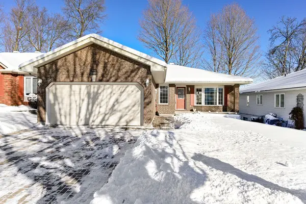 1003 Montrose ST, Brockville, ON K6V 7E9